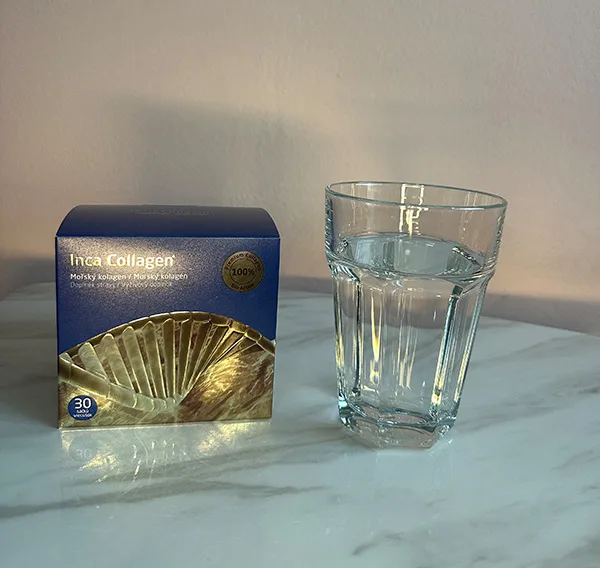 Collagen Peptides a pohár vody
