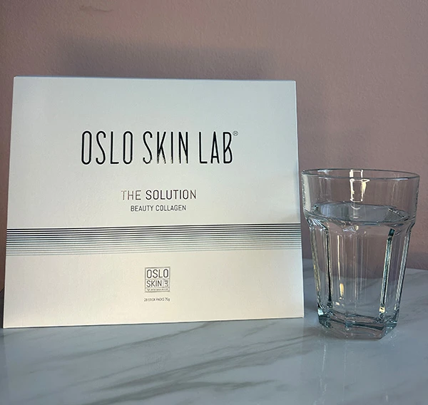 Collagen Peptides a pohár vody